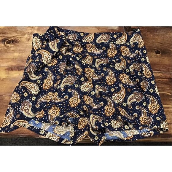 Woman’s Shein Curve 4XL Cute Wrap Shorts - Picture 1 of 3